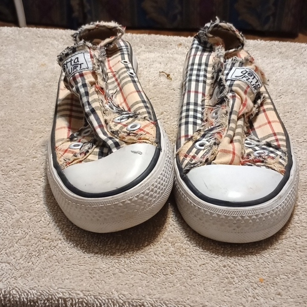 Gotta Flurt Plaid Athletic Shoes - Black, White, Tan Size 9
